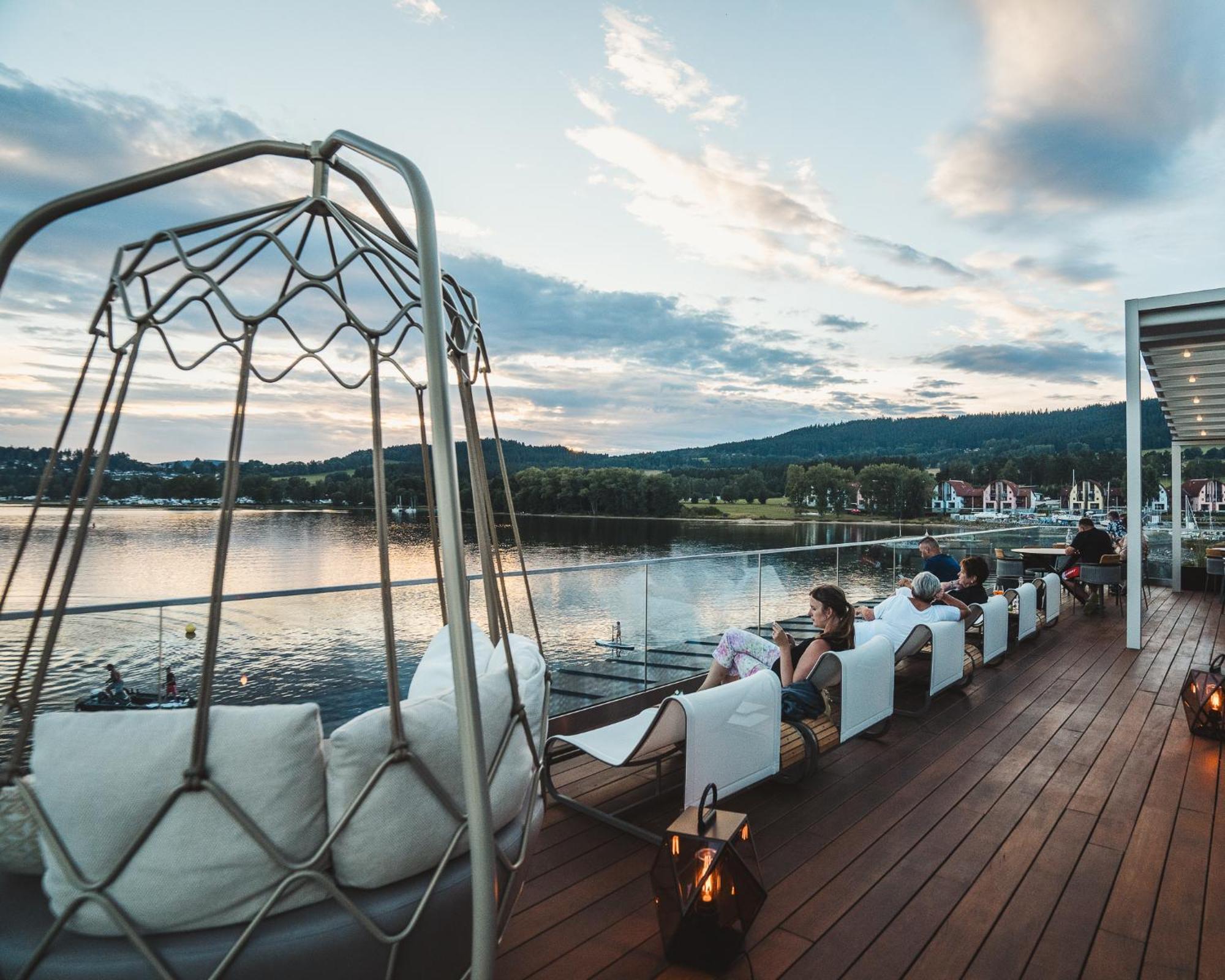 Molo Lipno Residence ลิปโนนัดเวิลตาวู ภายนอก รูปภาพ