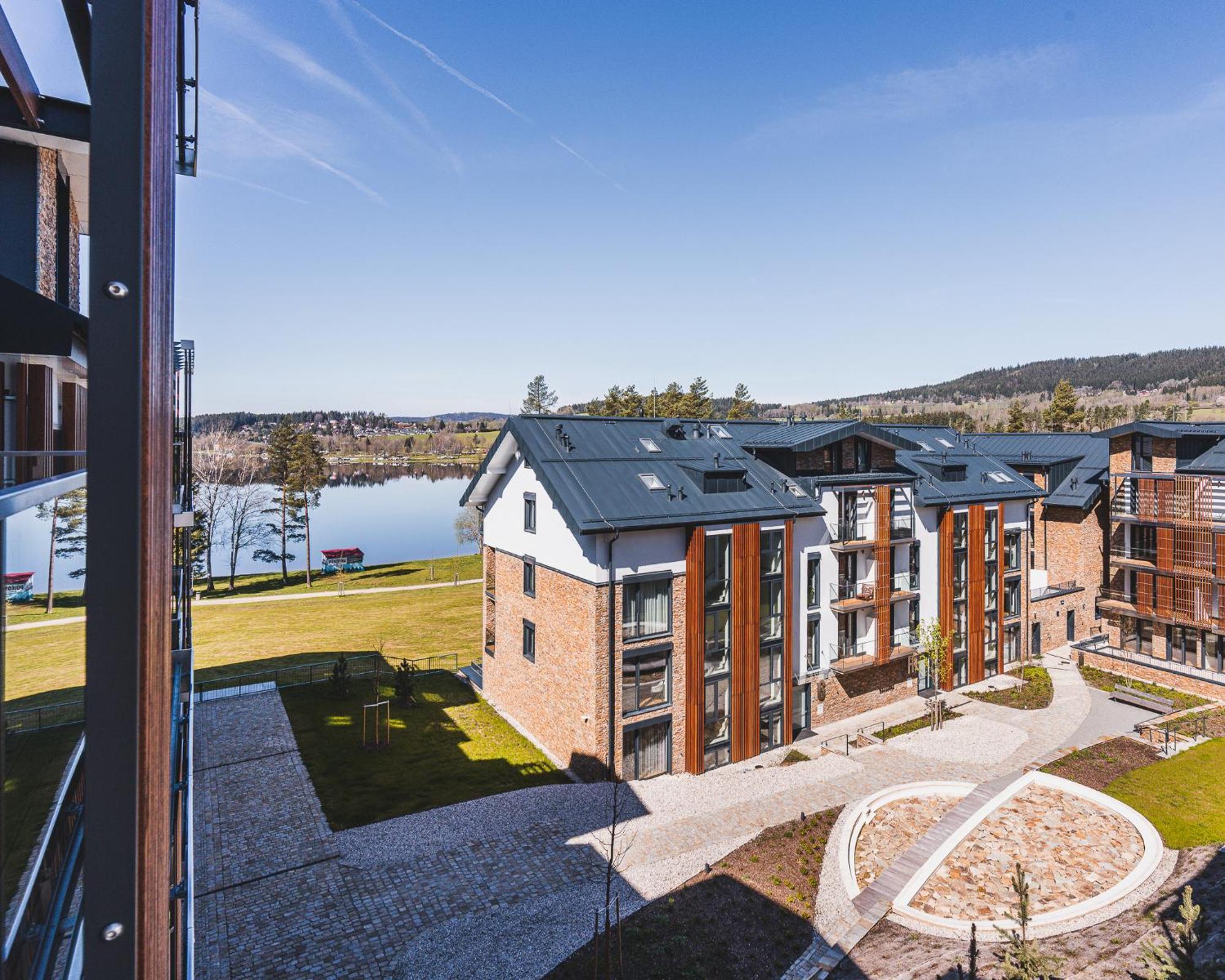 Molo Lipno Residence ลิปโนนัดเวิลตาวู ภายนอก รูปภาพ